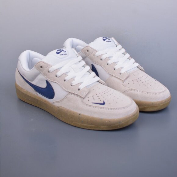 Nike SB Dunk Low Basketball Shoes main image 5